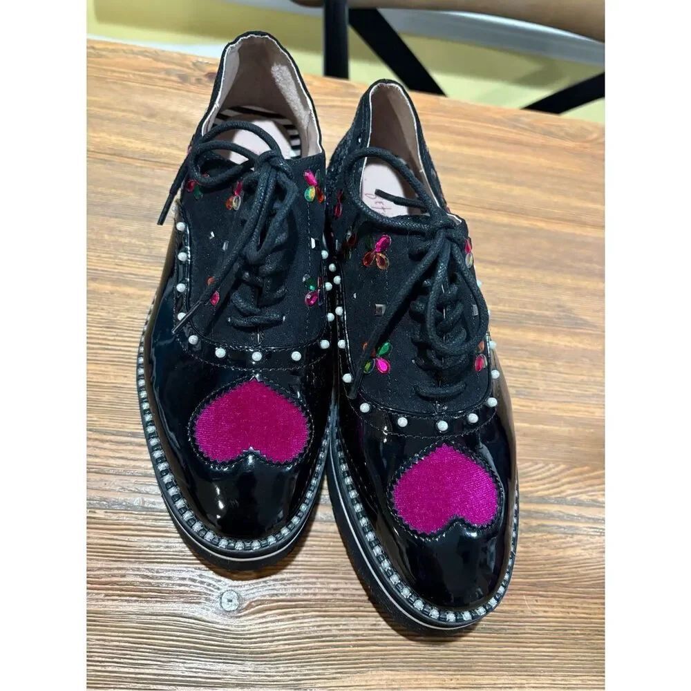 Betsey Johnson Black Pixxy Platform  Lace-Up Oxfords  Pink Heart Accents